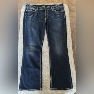 Silver Jeans Size 18 These are bootcut with wear and tear.